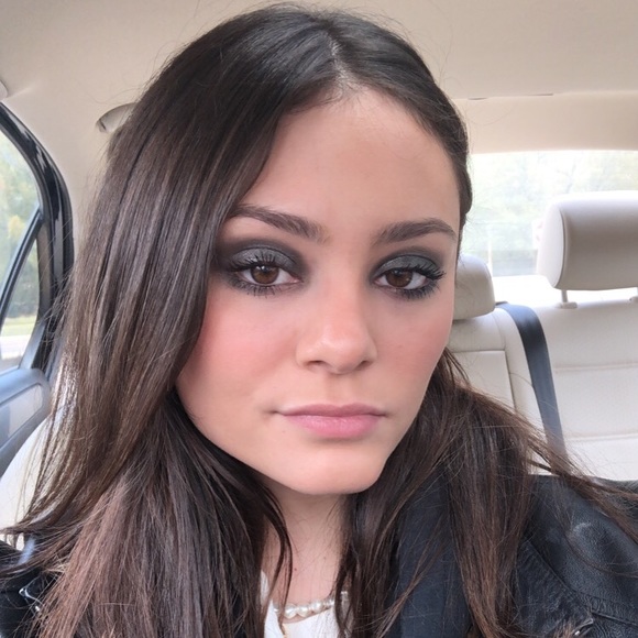 Meet your Posher, Corie - Picture 1 of 1